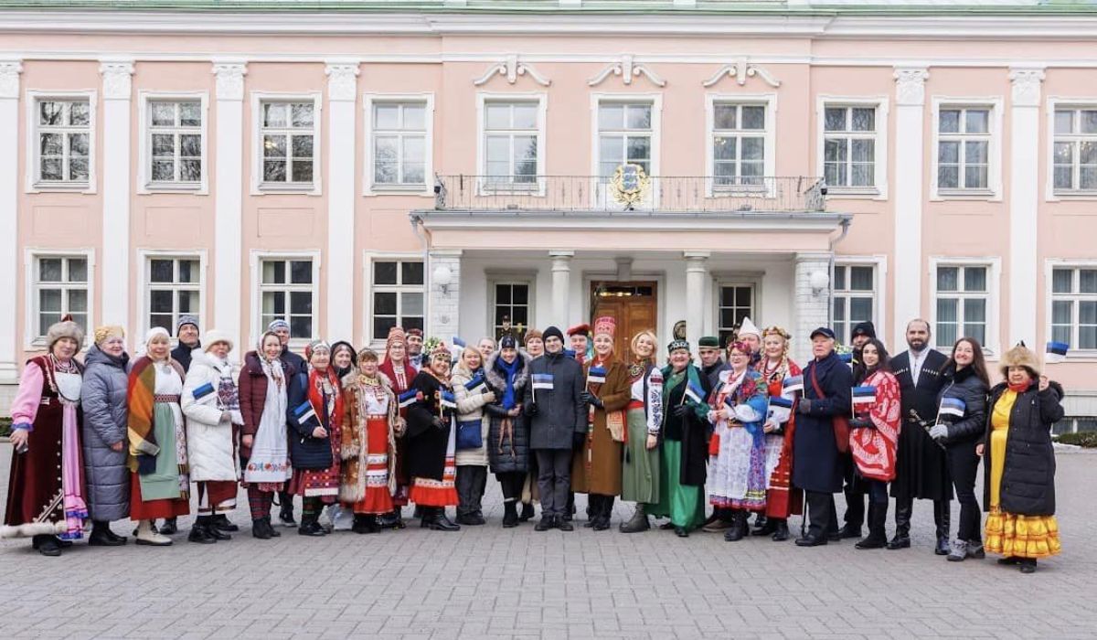 Участь в написанні листівки до Дня незалежності Естонії