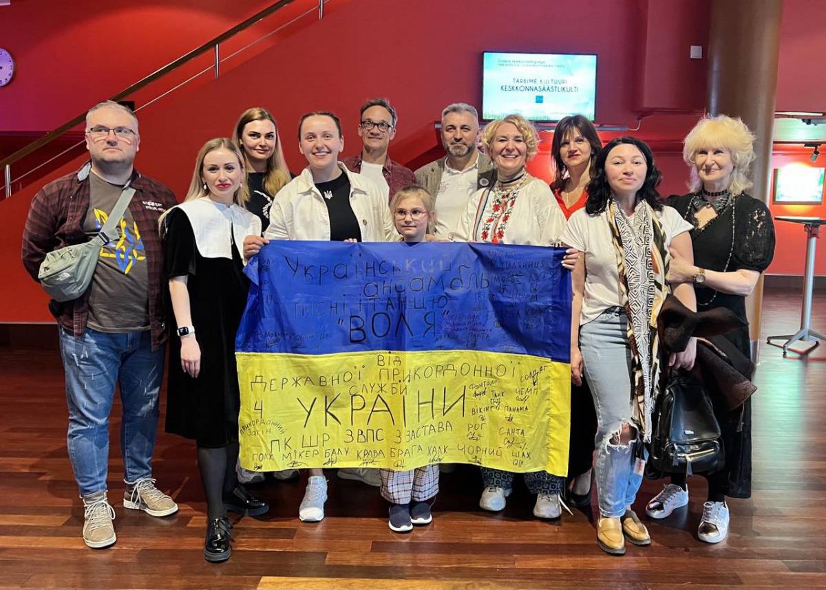 Сьогодні ми вшановуємо наш Прапор