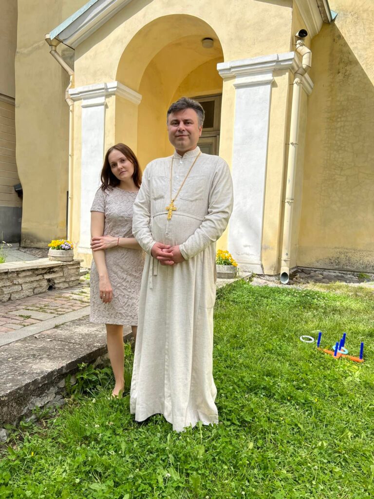 Знайти  своє духовне  середовище.
