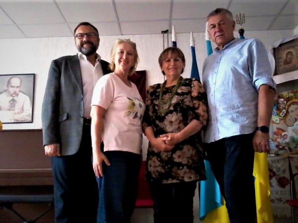 “Нашого цвіту по всьому світу.”..